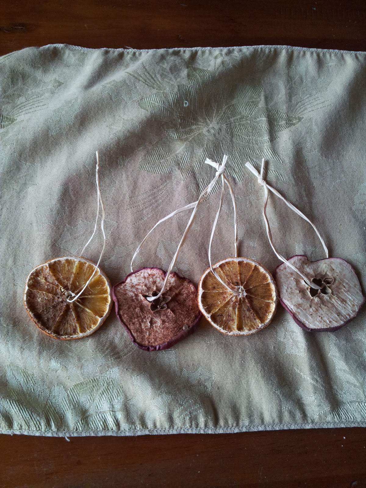 Life in the Hundred Acre Woods How to Dry Apples and Oranges for