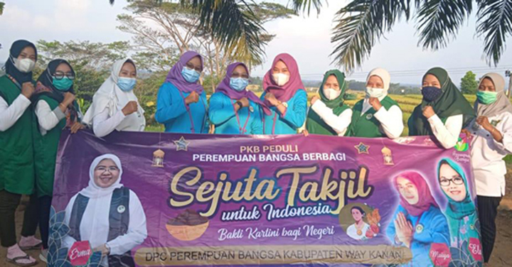 Peduli Sesama di Bulan Suci, PB Waykanan & Banjit Berbagi Sejuta Takjil