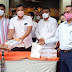 शिवसेनेच्या वर्धापन दिना निमित्त विद्यार्थ्यांना मोफत वह्या वाटप