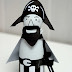 DIY kids : un pirate avec un actimel et un noyau d'avocat