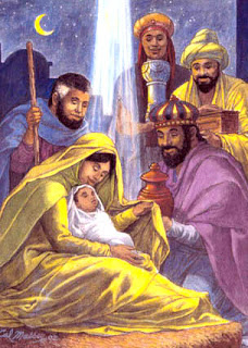 Os três Reis Magos: Melchior, Baltasar e Gaspar, guiados pela Estrela de Belém (ou Estrejla de Jacob), visitam o recém nascido Menino Jesus, Santa Maria e São José, presenteando-o com ouro, incenso e mirra.