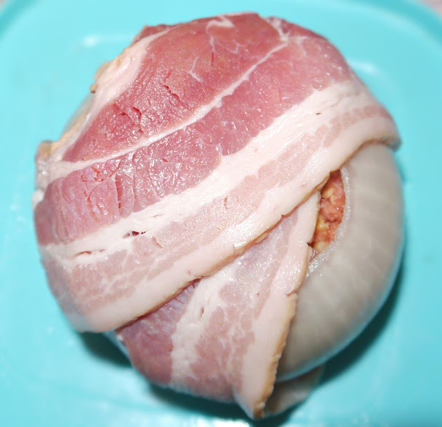 Suzy Homefaker: Bacon Burger Bombs