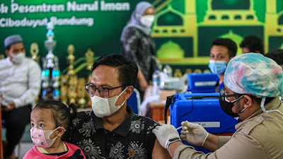  Herd Immunity Program "Kita Jaga Kyai" Vaksinasi  800 Kiai dan 1.211 Santri 