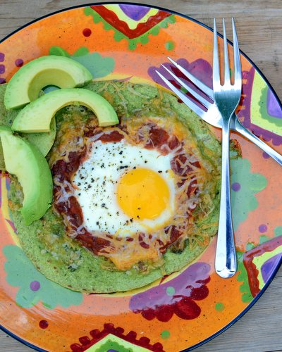 Mexican Gashouse Eggs, another easy, fun & flexible breakfast ♥ KitchenParade.com. Weekday Easy, Weekend Special. Weight Watchers Friendly.