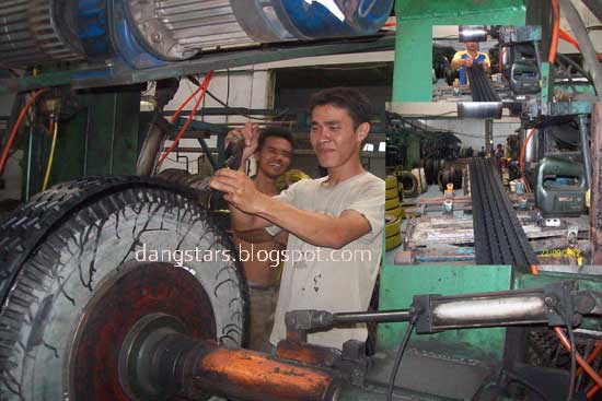 Proses Building Pemasangan bunga Vulkanisir Dingin Proses Building Pemasangan bunga Vulkanisir Dingin