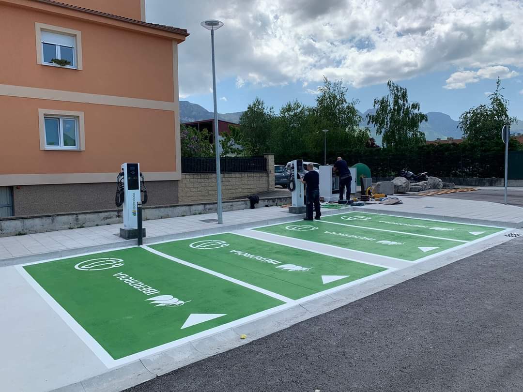 Villasana de Mena cuenta con cuatro nuevos puntos de recarga de vehículos eléctricos Villasana de Mena cuenta con cuatro nuevos puntos de recarga de vehículos eléctricos