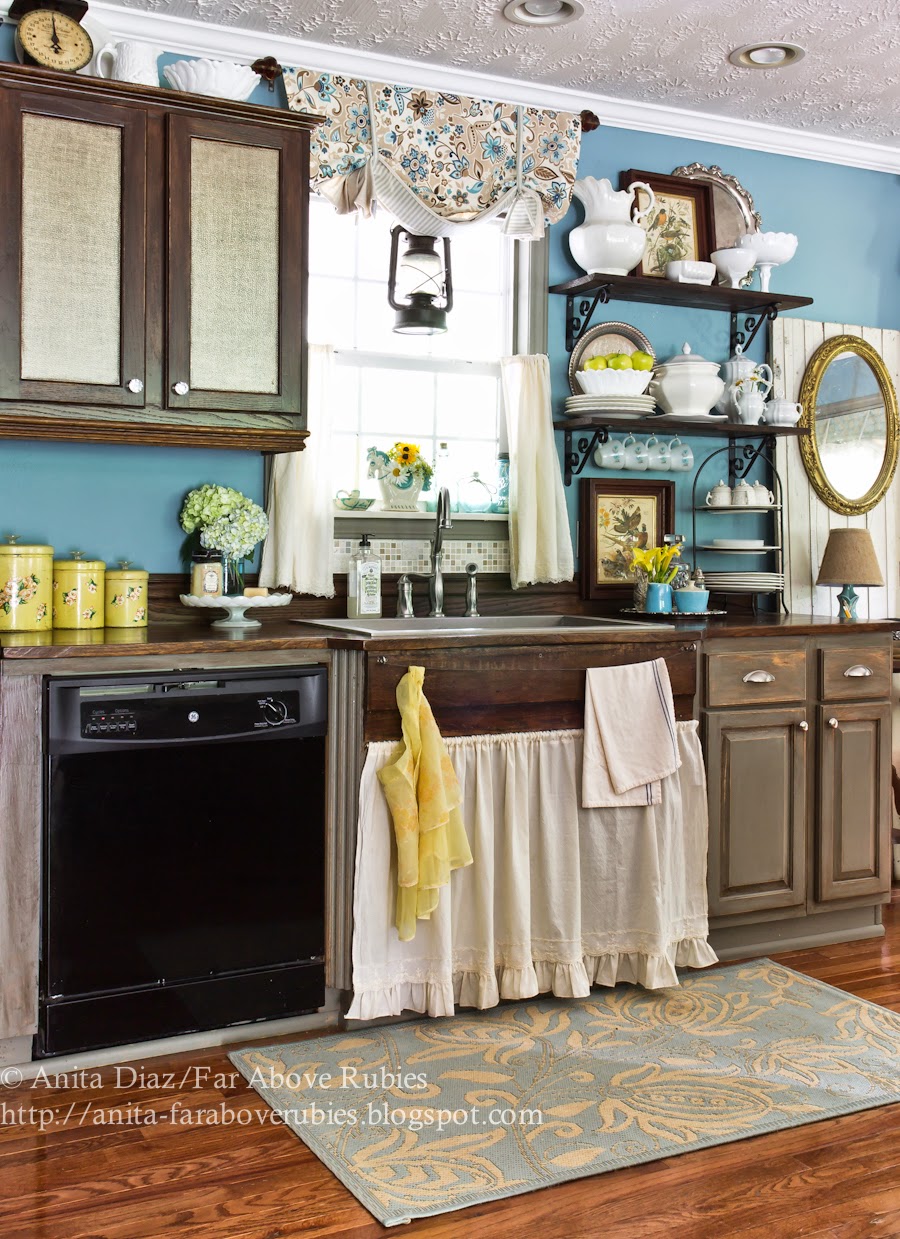 Blue and yellow summer kitchen