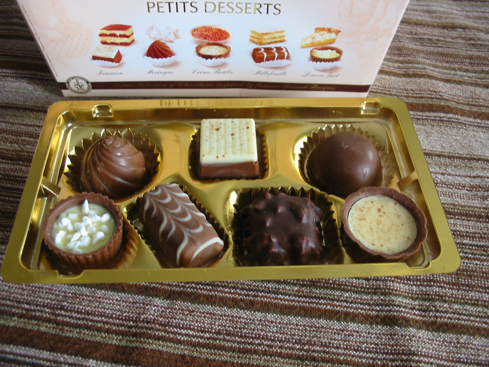The Chocolate Cult: Lindt Petits Desserts