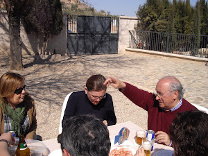 Rosa, Lola y Pepe Román