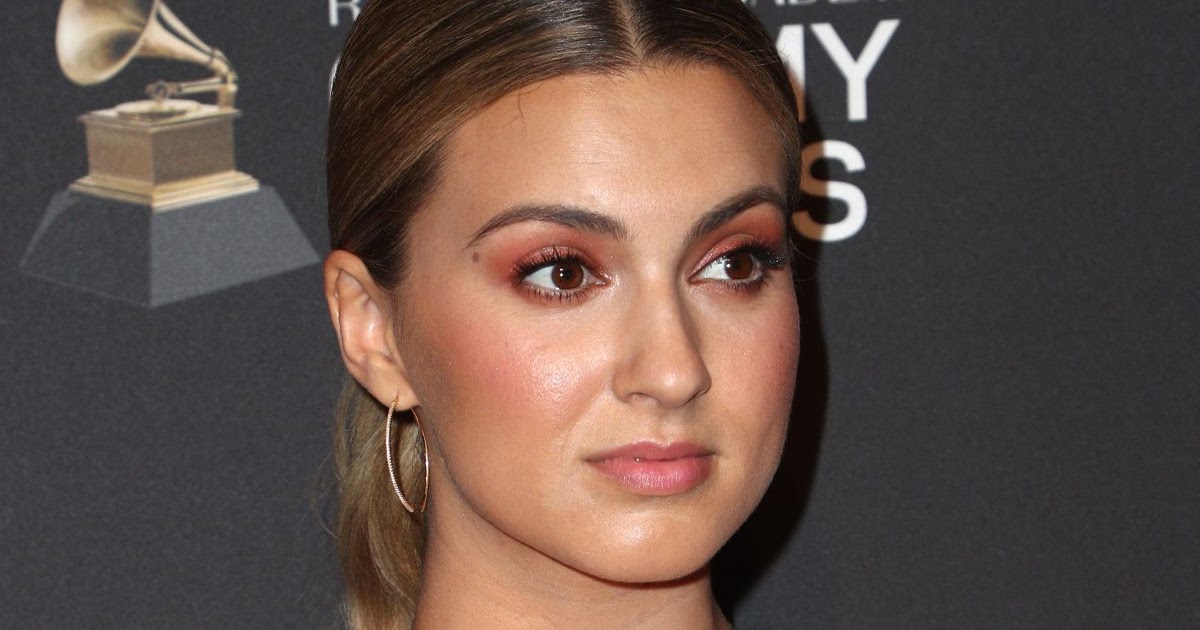 Tori Kelly At Clive Davis 2019 Pre Grammy Gala Arrivals The Beverly