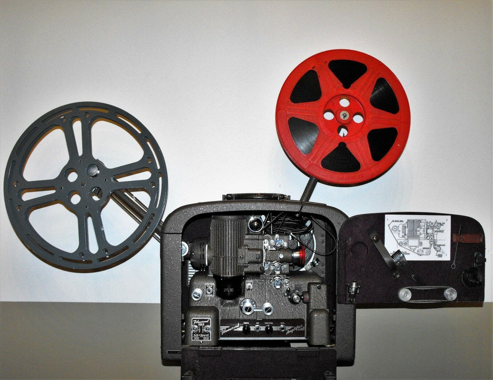 Máquina de CINEMA Projetor Bell & Howell Filmosound 16mm