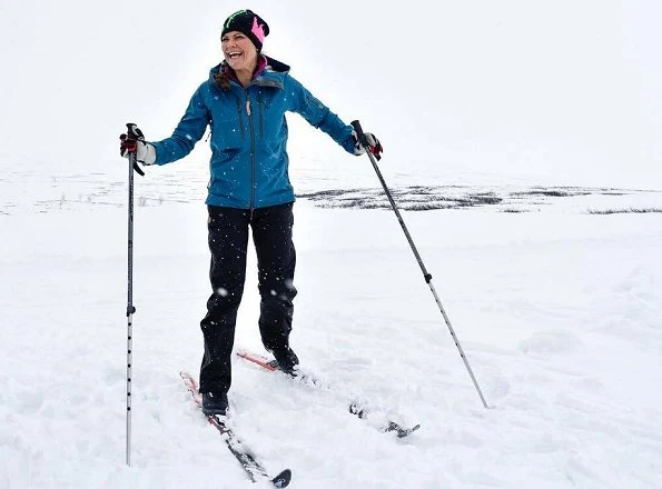 Crown Princess Victoria did her seventh hiking in the landscape of Sweden this time in Lappland. The hiking took place in Tärnaby and Hemavan