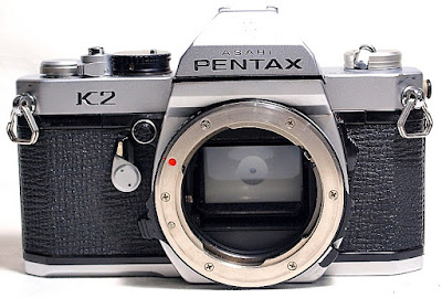Pentax K2, Front