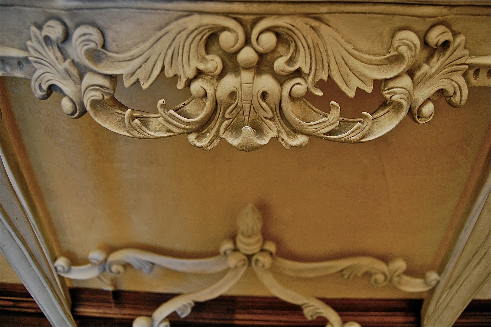 Shades of Amber Washing In French Linen