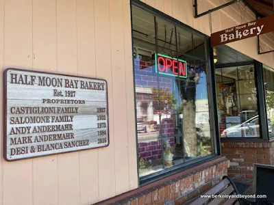 exterior of Half Moon Bay Bakery In Half Moon Bay, California