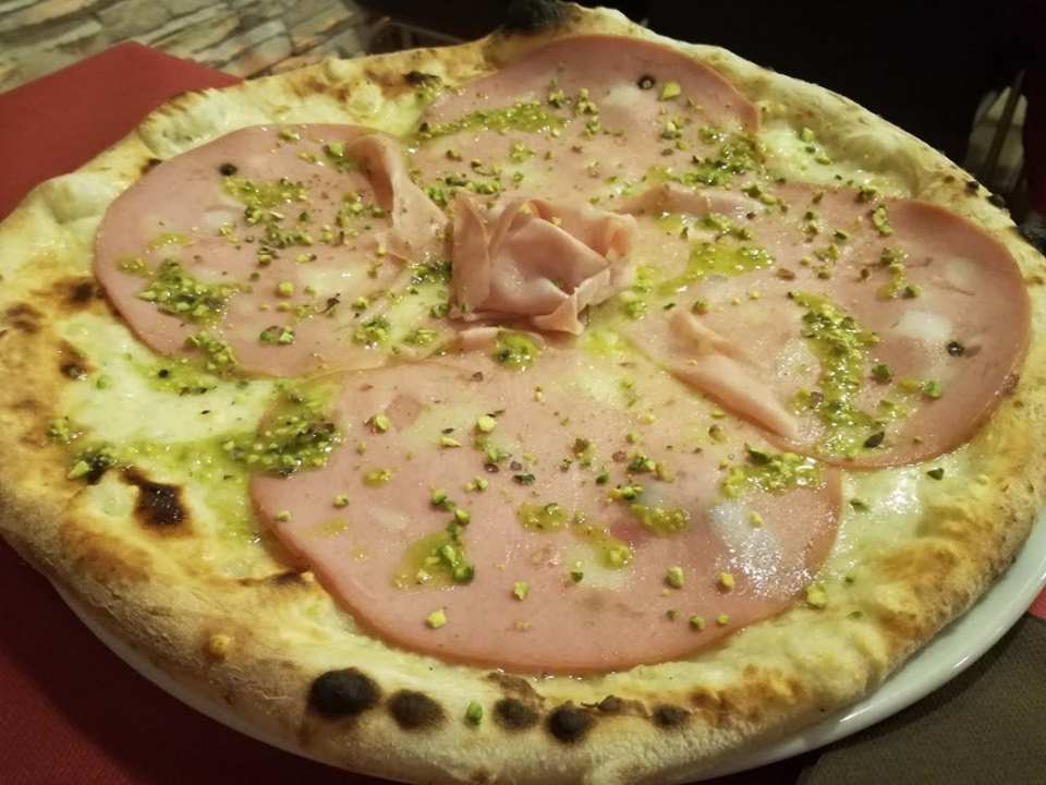 Sale e Pepe quanto basta De Gustibus GriglieriaPizzeria a Montalto