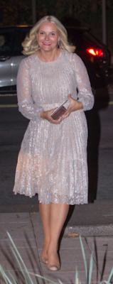 Robe Erdem / escarpins Christian Louboutin