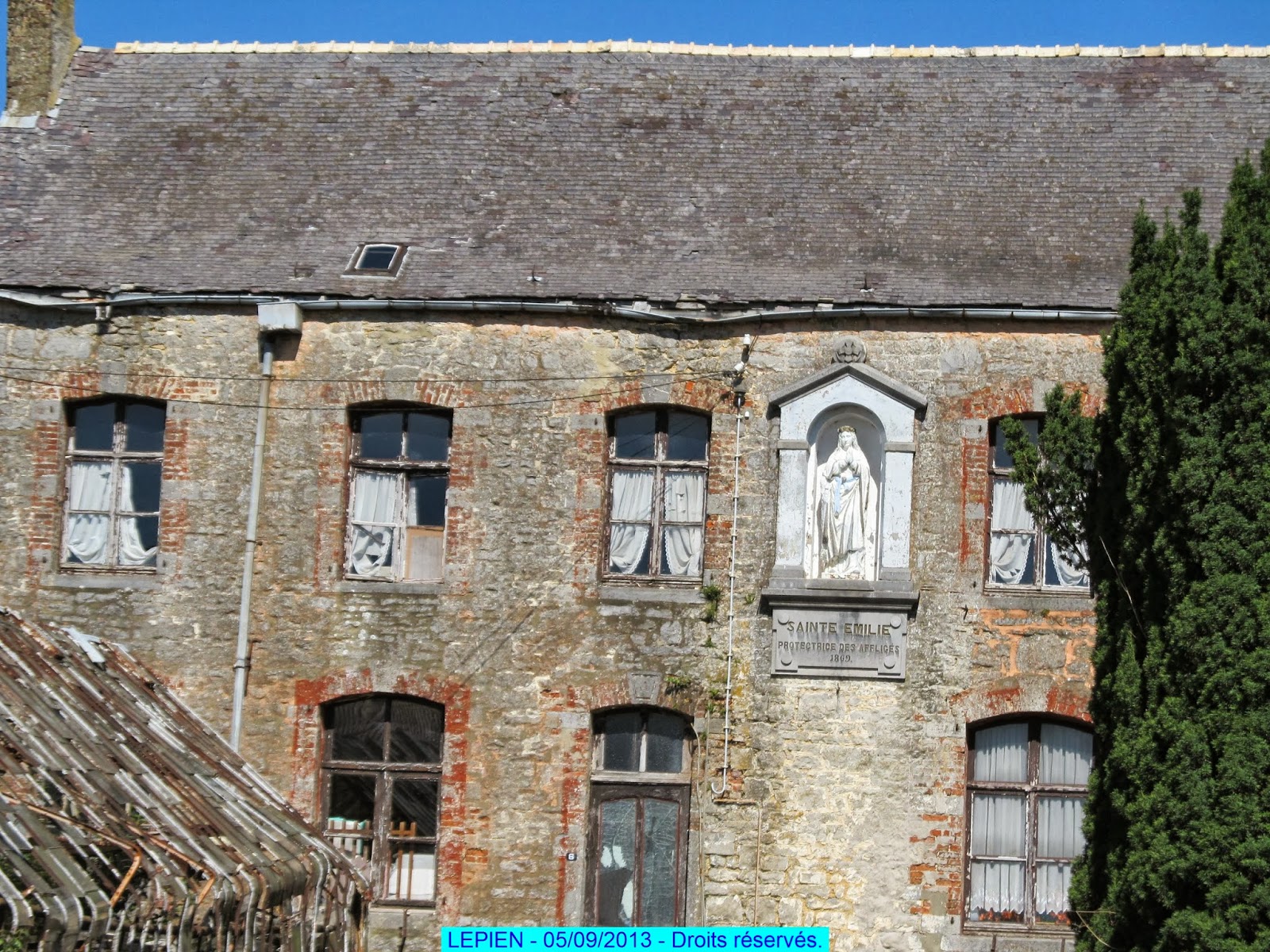 Nos chapelles Niche Sainte Emilie (Chimay)