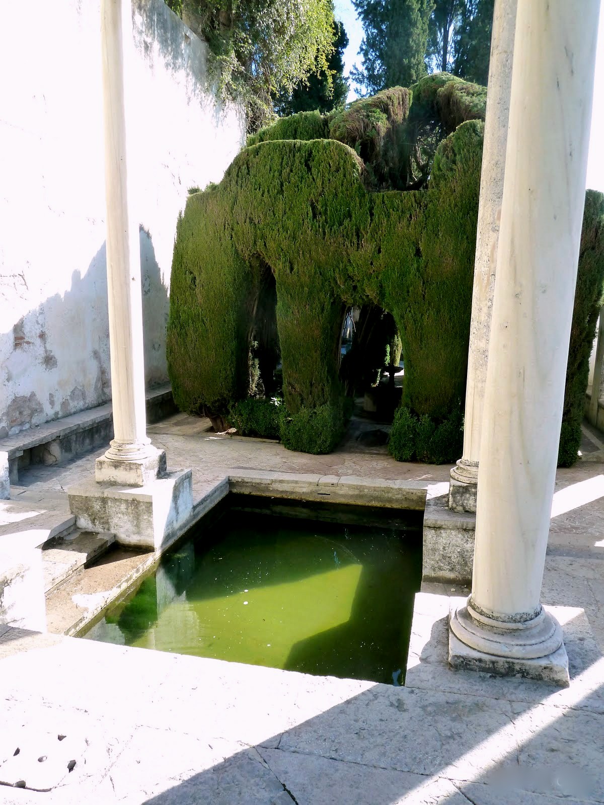 FUENTES EN GRANADA Una de las fuentes que adornan el Patio de Diana