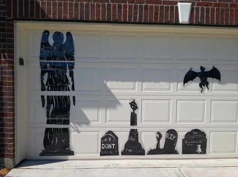 UNIQUE UNUSUAL OR INTERESTING II 10 DIY Halloween Garage Door Ideas