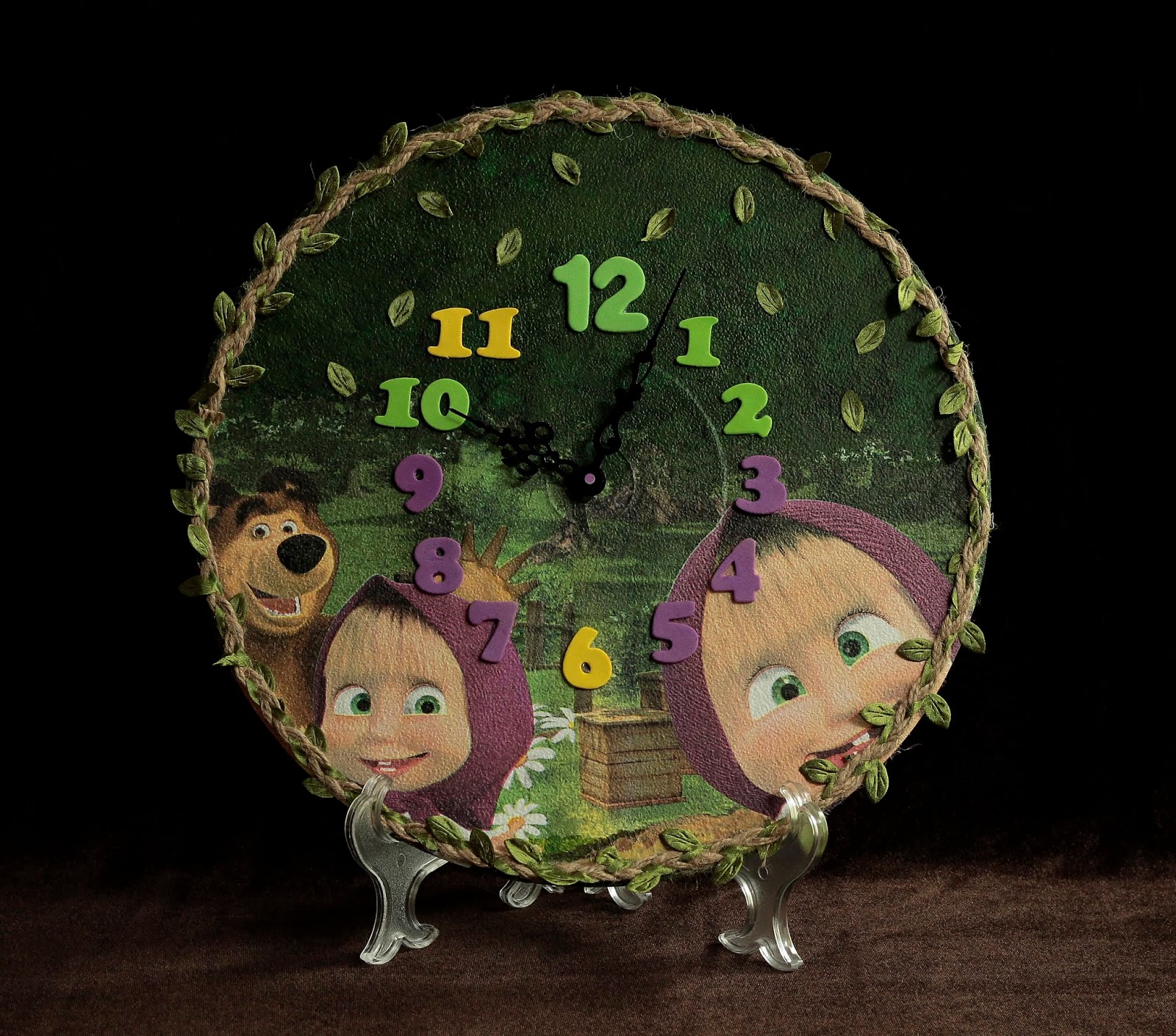 маша часы новый год. часы детские маша и медведь. маша часы новый год. маша часы новый год. новогодние часы детские.