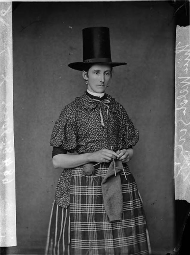 The Tall StovepipeStyle Hat An Indispensable Part of Welsh Women in