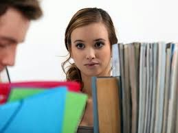 ciri--ciri wanita tertarik sama pria