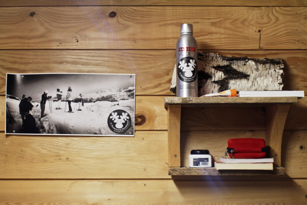 BLOG-MODE-HOMME_voayge-insolite-béarn-pyrénées-neige-sport-hiver-aventure-nordique-bain-bath-nuit-belle-étoile-snowpod-raquettes-chalet