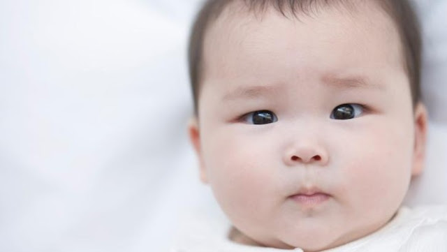 Cukup Satu Menit Deteksi Katarak Pada Bayi, Agar Tidak Seperti yang Dialami Anak Asri Welas Cukup Satu Menit Deteksi Katarak Pada Bayi, Agar Tidak Seperti yang Dialami Anak Asri Welas
