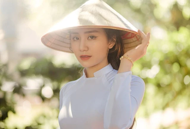 Nữ sinh Đắk Lắk “gây thương nhớ” với nét đẹp trong veo Nữ sinh Đắk Lắk “gây thương nhớ” với nét đẹp trong veo