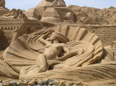 Women Sand Art