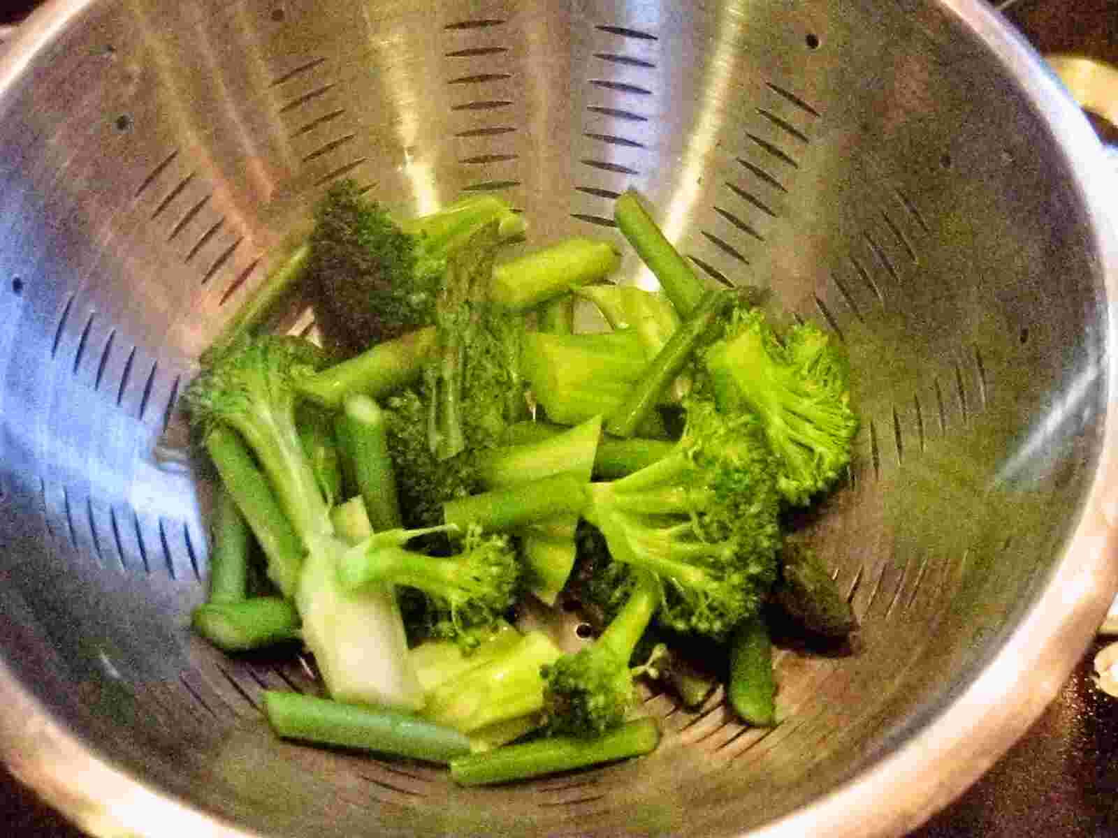 Recipes for Tom Broccoli and asparagus with oyster sauce