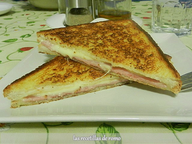 "Sandwich mixto"