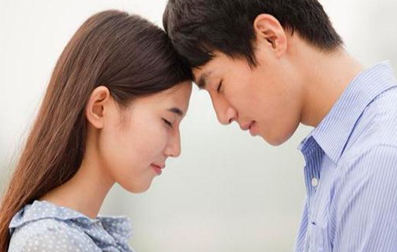 戀愛中,想要抓住男人的心,上乘的做法是保持若即若離 戀愛中,想要抓住男人的心,上乘的做法是保持若即若離