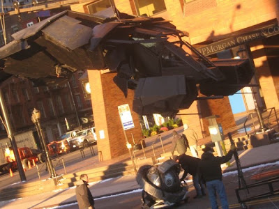 Más fotos del Batwing y de la "Earthquake machine"