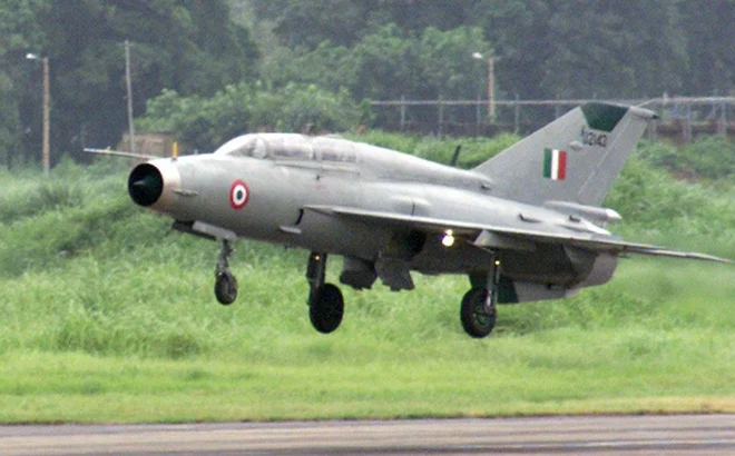 Vì sao Ấn Độ dùng tiêm kích MiG-21 hơn 30 năm tuổi đấu với Không quân Pakistan? Vì sao Ấn Độ dùng tiêm kích MiG-21 hơn 30 năm tuổi đấu với Không quân Pakistan?