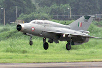 Vì sao Ấn Độ dùng tiêm kích MiG-21 hơn 30 năm tuổi đấu với Không quân Pakistan?