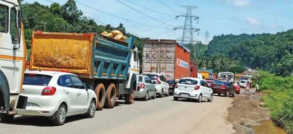 News, Kerala, Thrissur, Traffic, Vehicles, Transport, Kuthiran, Peechi, Authority, After 50 Hours Kuthiran at Traffic Block