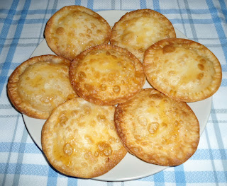 EMPANADILLAS DE QUESO FRESCO