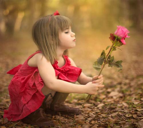 Alone Girl Whatsapp Dp with flowers