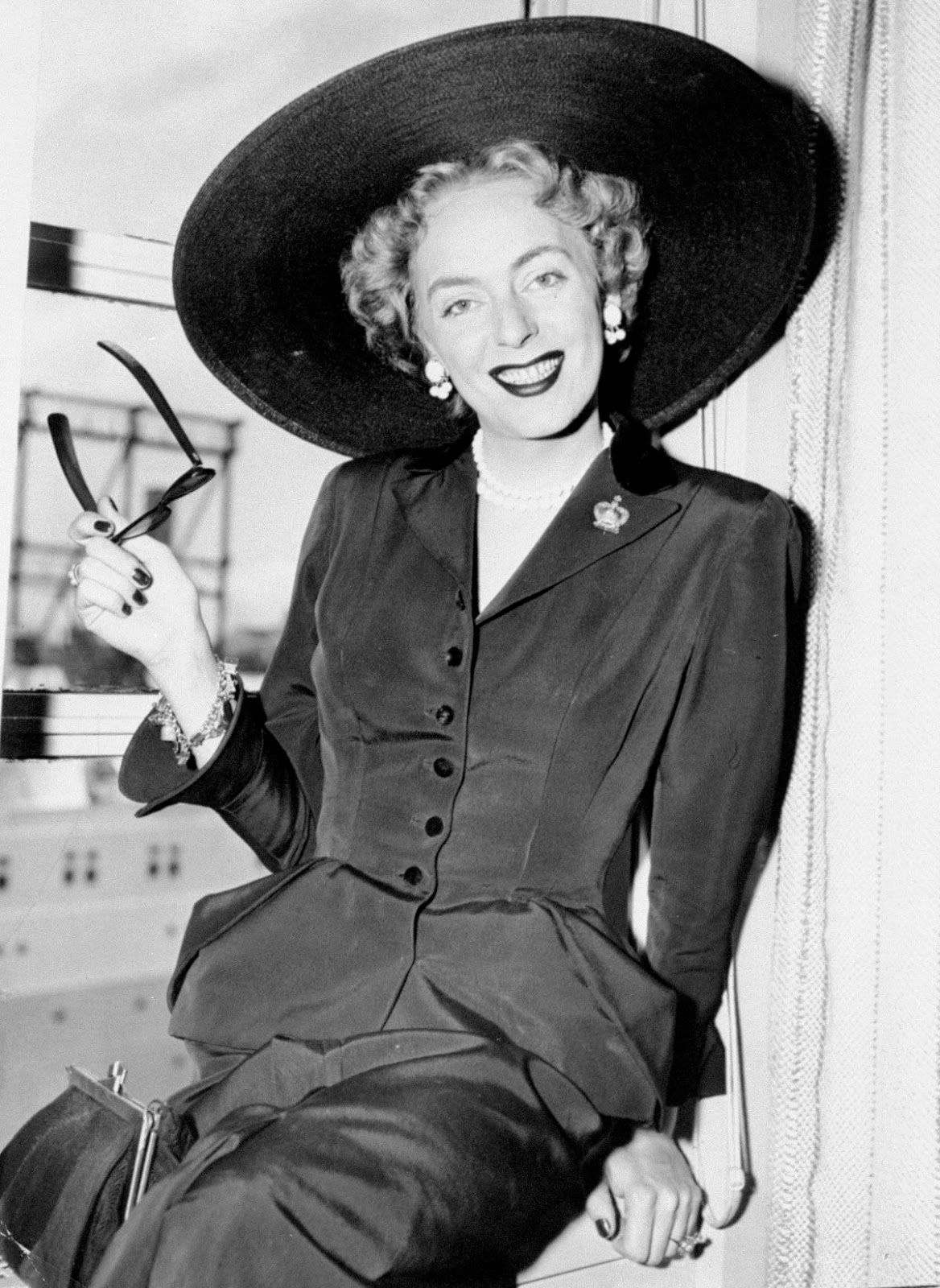 “ex Gi Becomes Blonde Beauty” Life And Pictures Of Christine Jorgensen America S First