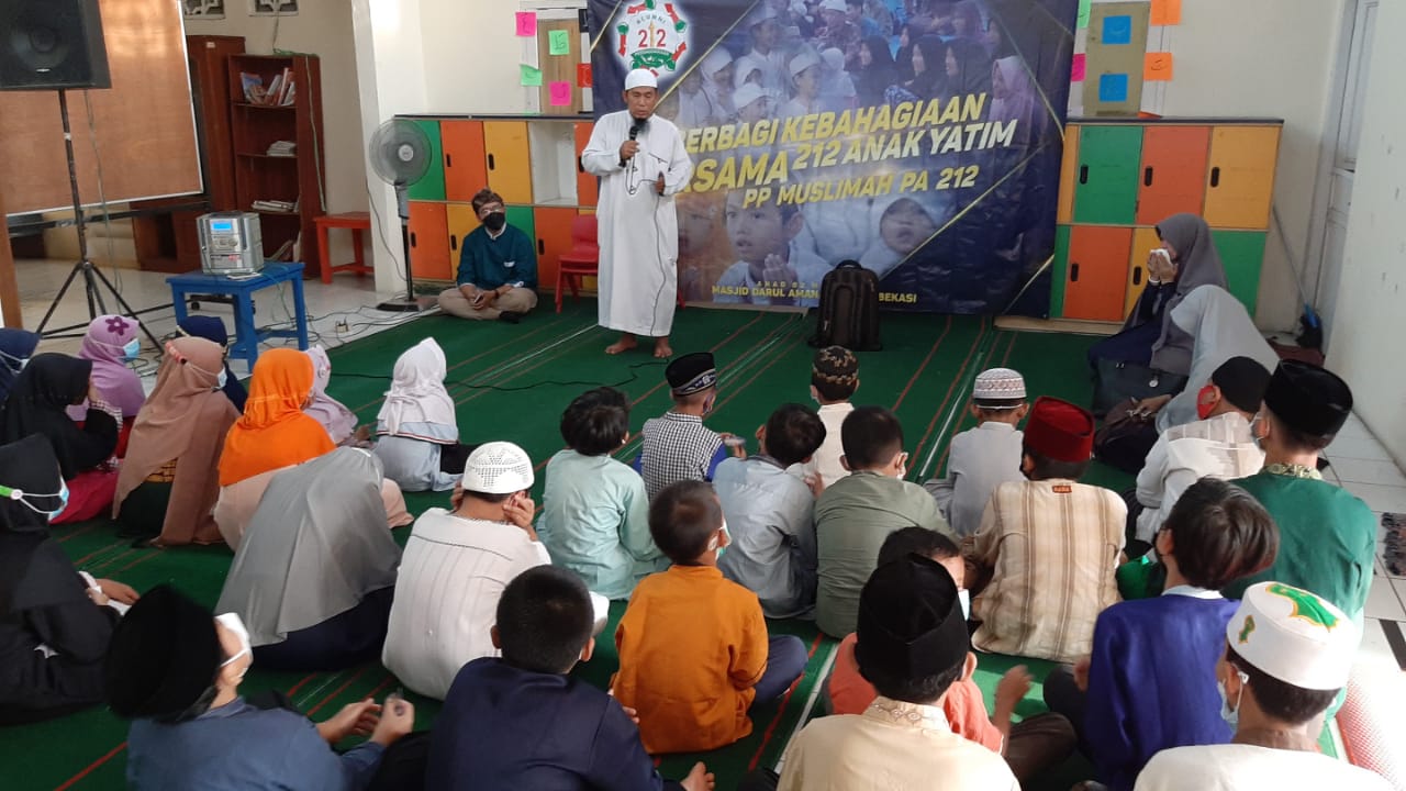 FPI Bagikan Takjil Di HSS Kalsel, PA 212 Di Sragen Dan Santuni Anak