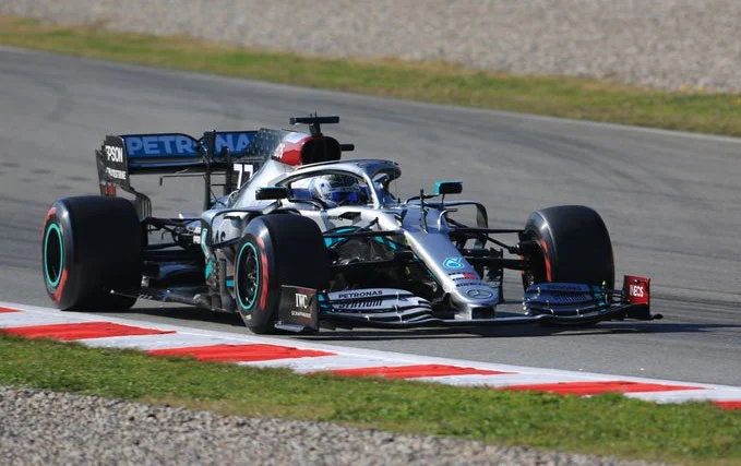 Valtteri Bottas con la Mercedes nei test di Barcellona 2020