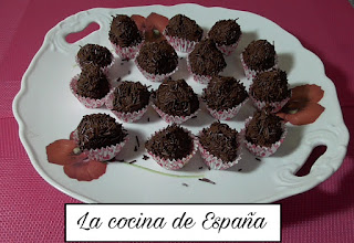 TRUFAS DE CHOCOLATE CASERAS