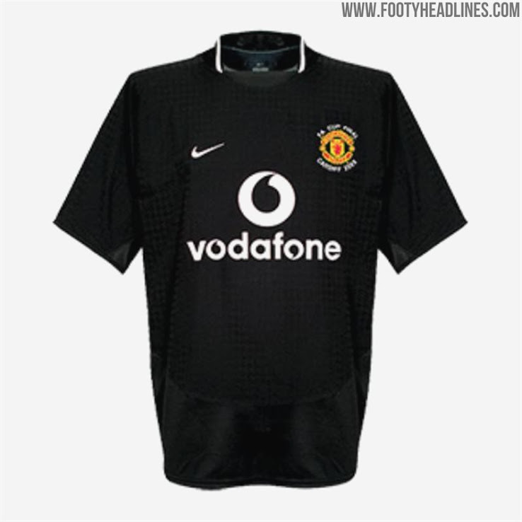 2004 manchester united jersey
