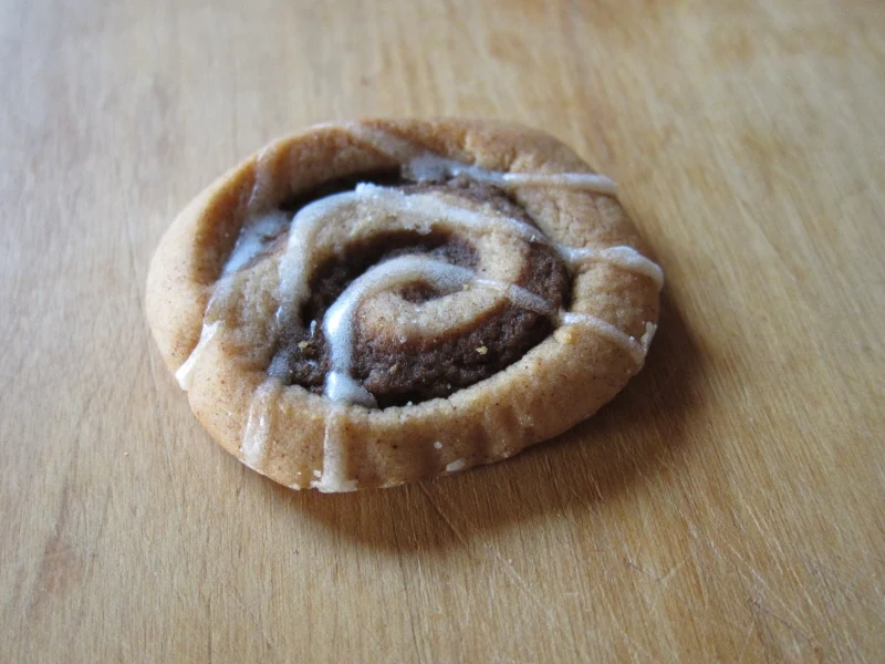 Review Keebler Cinnamon Roll Cookies