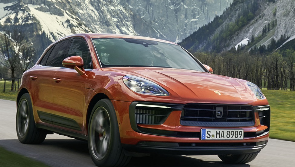 Porsche Macan GTS 2022 оранжевый