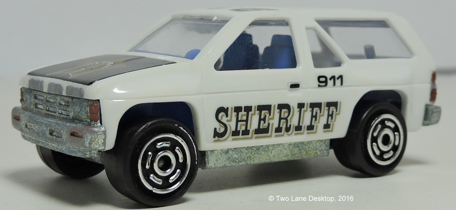 Majorette Nissan Pathfinder 2 Door And Kenworth T600