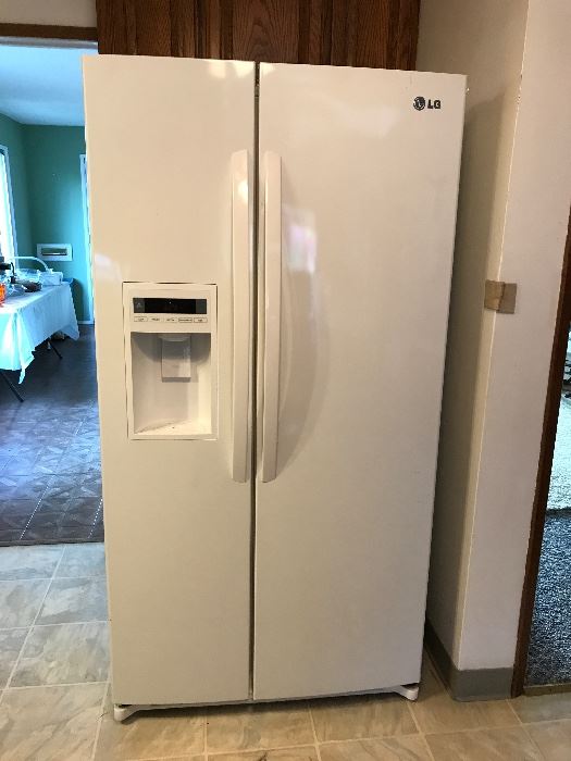 The Estate Sisters Windchimes, LG Refrigerator Sale in Long Beach