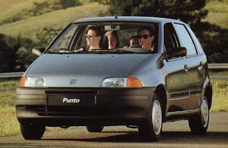 2. Celebre modello di Fiat degli anni '90 disegnato da Giugiaro.
